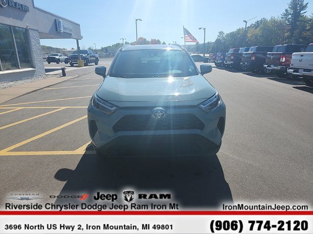 2022 Toyota RAV4 XLE