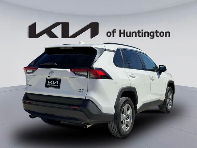 2022 Toyota RAV4 XLE
