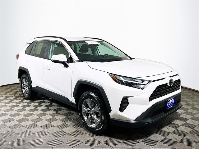 2022 Toyota RAV4 XLE