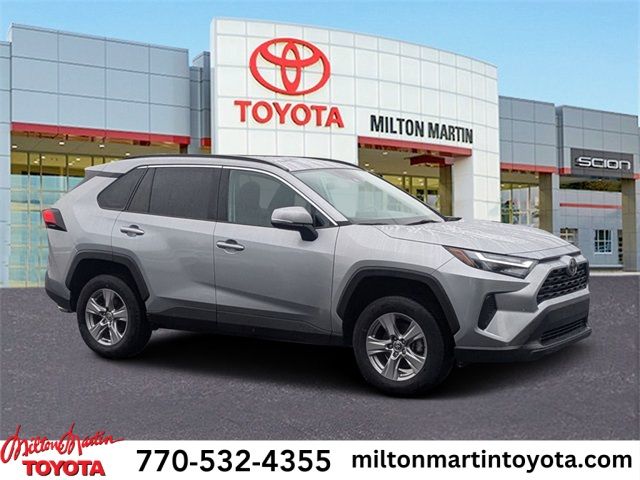 2022 Toyota RAV4 XLE