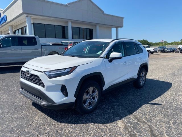 2022 Toyota RAV4 XLE