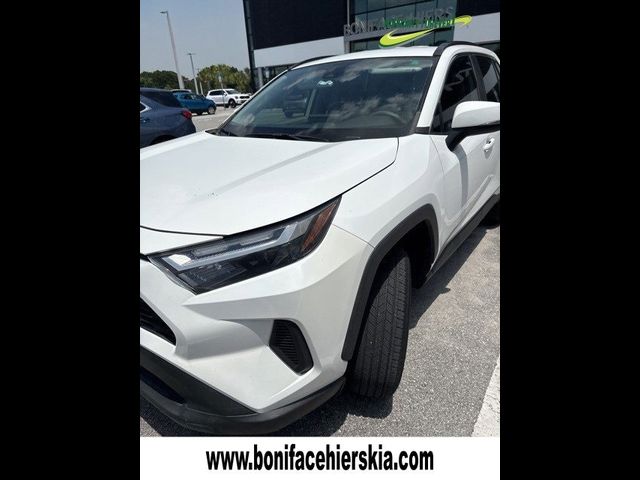 2022 Toyota RAV4 XLE