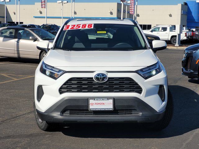 2022 Toyota RAV4 XLE