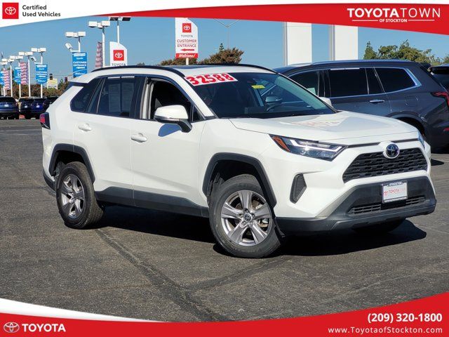 2022 Toyota RAV4 XLE