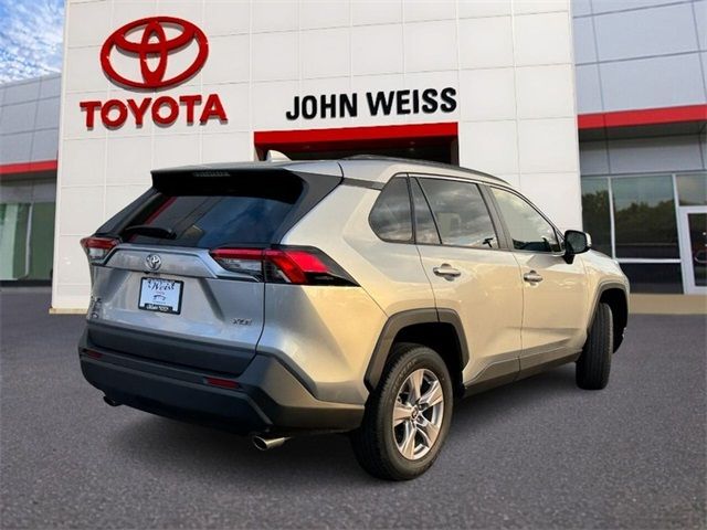 2022 Toyota RAV4 XLE