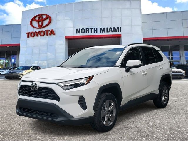 2022 Toyota RAV4 XLE