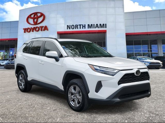 2022 Toyota RAV4 XLE