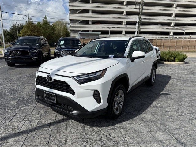 2022 Toyota RAV4 XLE