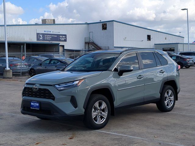 2022 Toyota RAV4 XLE