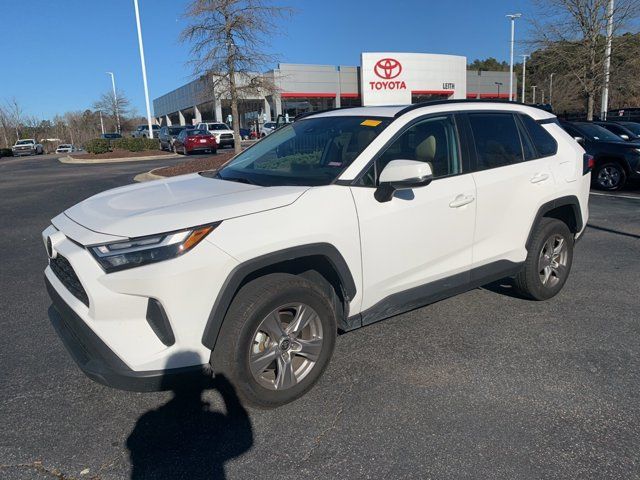 2022 Toyota RAV4 XLE