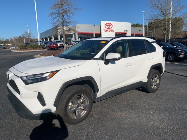 2022 Toyota RAV4 XLE