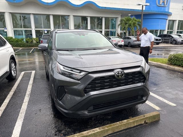 2022 Toyota RAV4 XLE