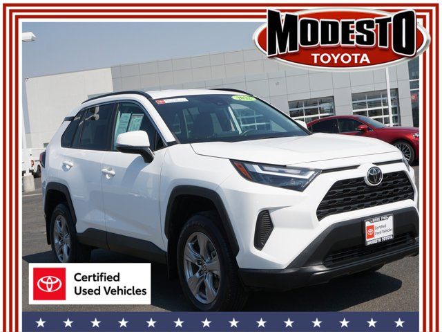 2022 Toyota RAV4 XLE