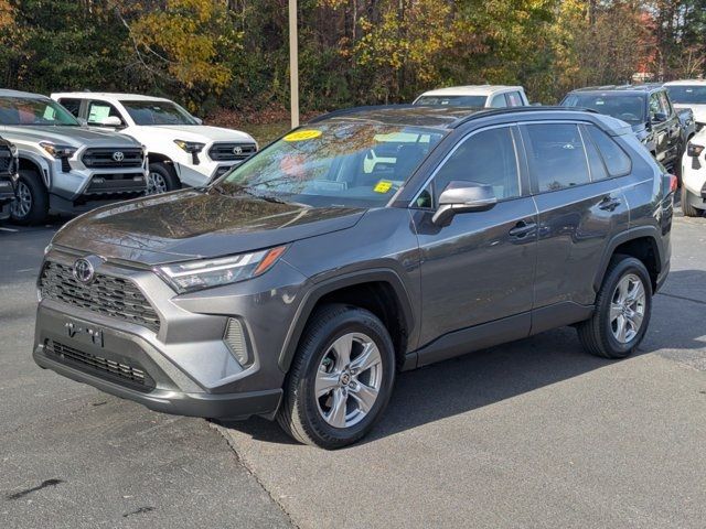 2022 Toyota RAV4 XLE