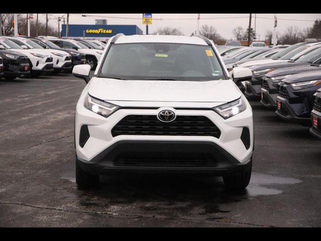 2022 Toyota RAV4 XLE