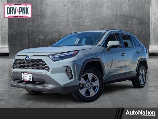 2022 Toyota RAV4 XLE