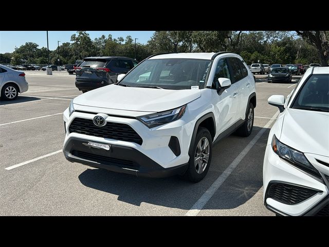 2022 Toyota RAV4 XLE