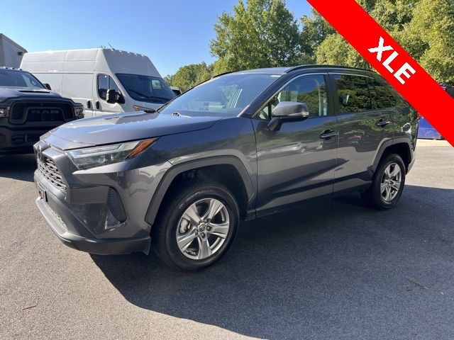 2022 Toyota RAV4 XLE