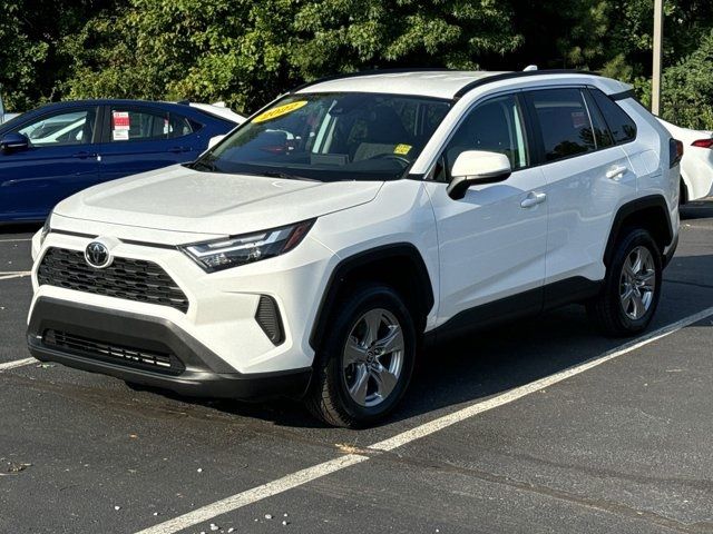 2022 Toyota RAV4 XLE