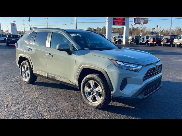 2022 Toyota RAV4 XLE