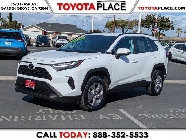 2022 Toyota RAV4 XLE