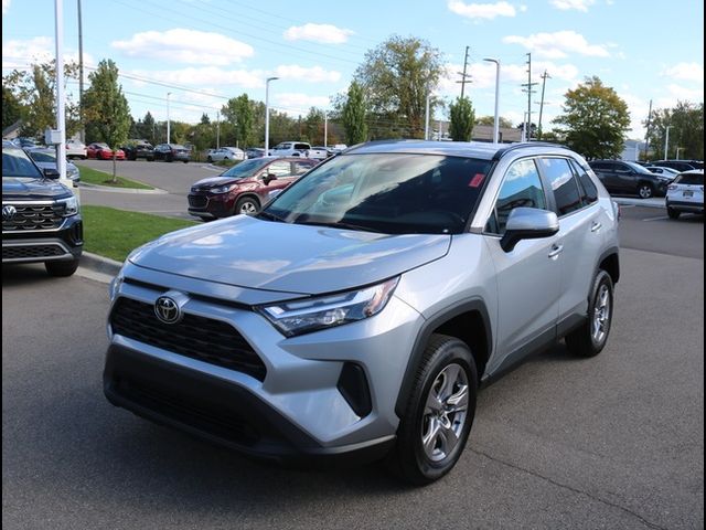 2022 Toyota RAV4 XLE