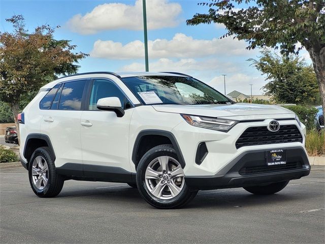 2022 Toyota RAV4 XLE