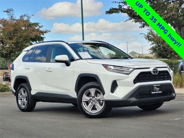 2022 Toyota RAV4 XLE