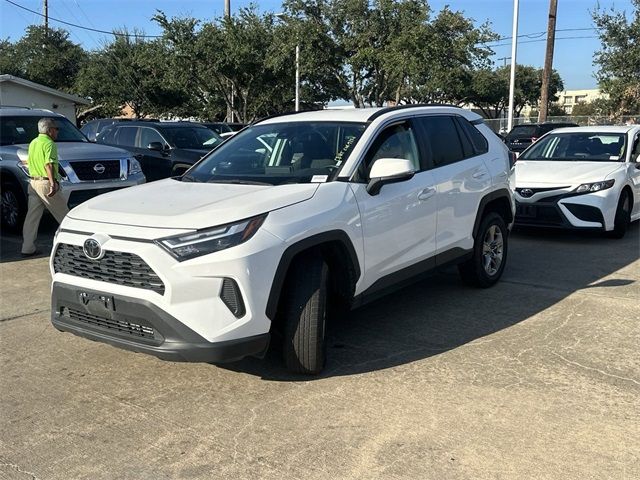 2022 Toyota RAV4 XLE