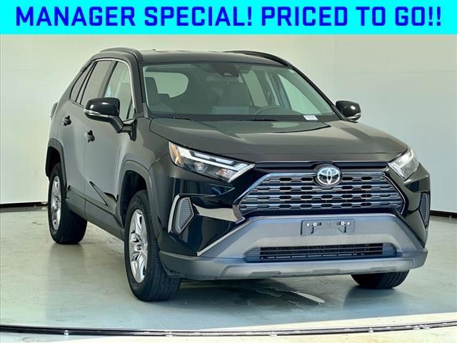 2022 Toyota RAV4 XLE