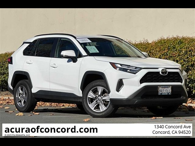 2022 Toyota RAV4 XLE