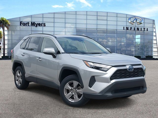 2022 Toyota RAV4 Hybrid XLE