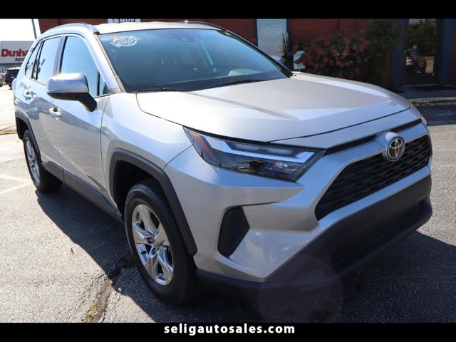 2022 Toyota RAV4 XLE