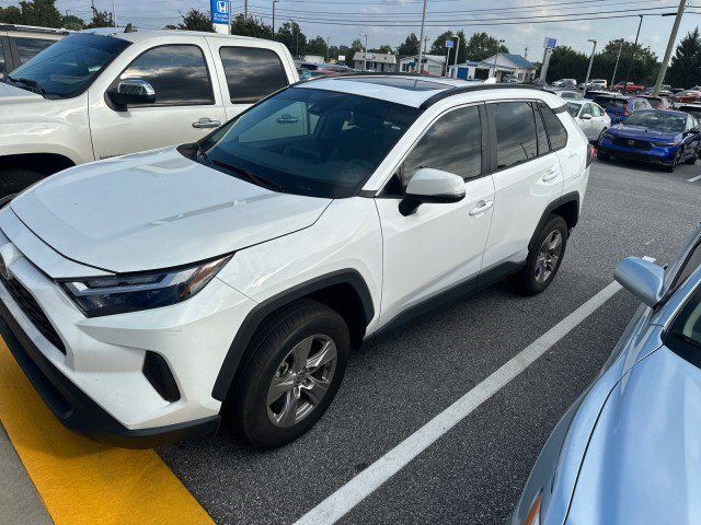 2022 Toyota RAV4 XLE