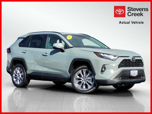 2022 Toyota RAV4 XLE Premium