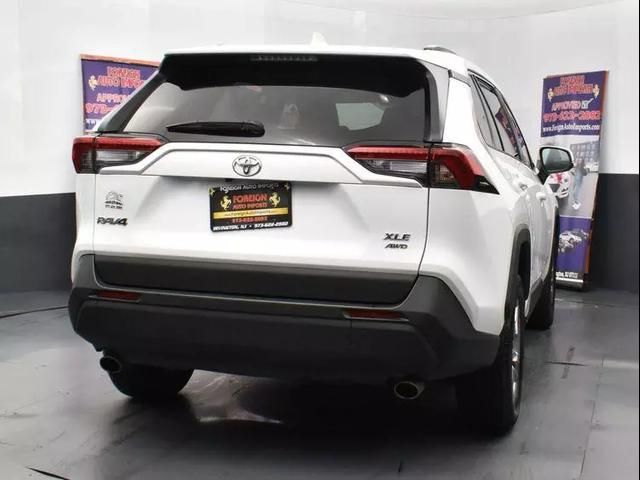 2022 Toyota RAV4 XLE