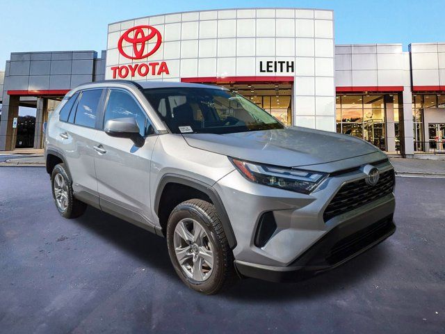 2022 Toyota RAV4 Hybrid XLE