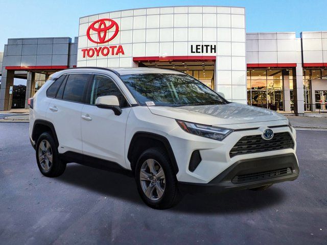 2022 Toyota RAV4 Hybrid XLE