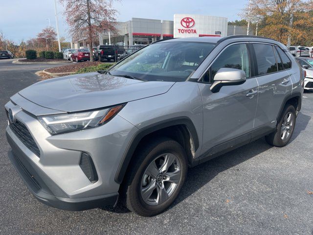 2022 Toyota RAV4 Hybrid XLE