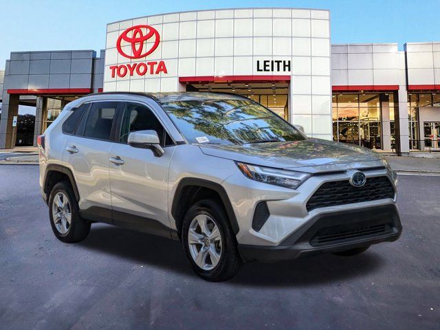 2022 Toyota RAV4 Hybrid XLE