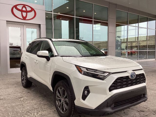 2022 Toyota RAV4 Hybrid XLE Premium