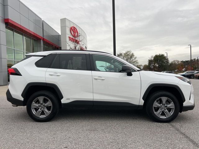 2022 Toyota RAV4 Hybrid LE