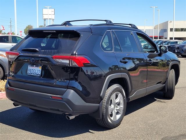 2022 Toyota RAV4 Hybrid LE