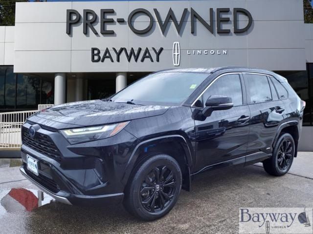 2022 Toyota RAV4 Hybrid SE