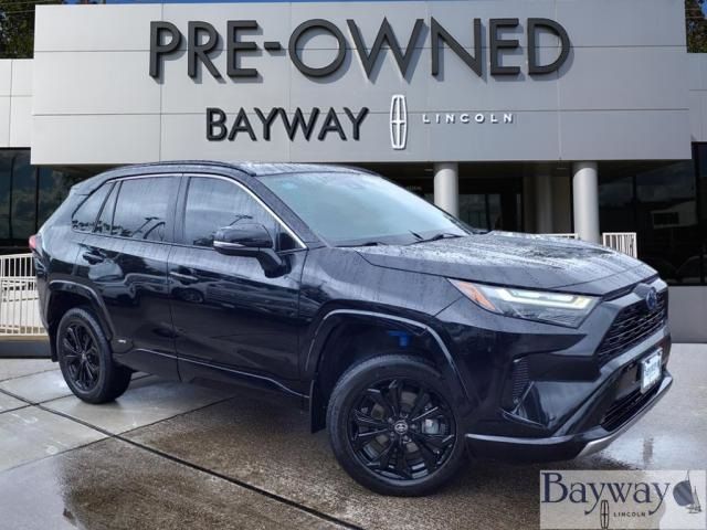 2022 Toyota RAV4 Hybrid SE