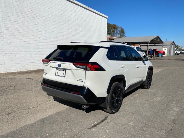 2022 Toyota RAV4 Hybrid SE