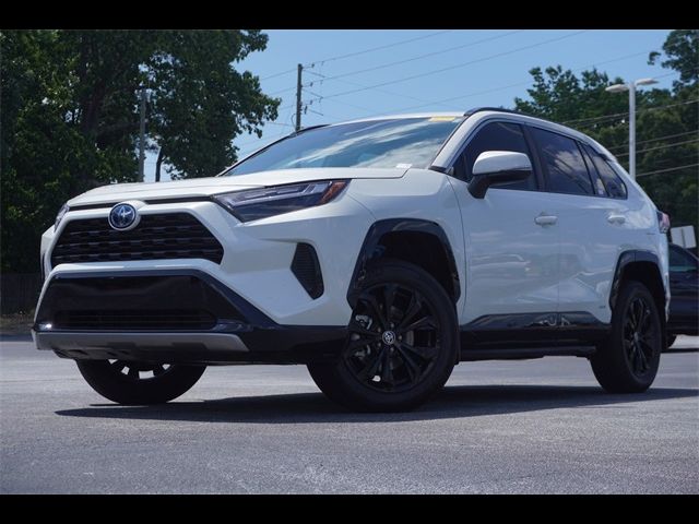 2022 Toyota RAV4 Hybrid SE