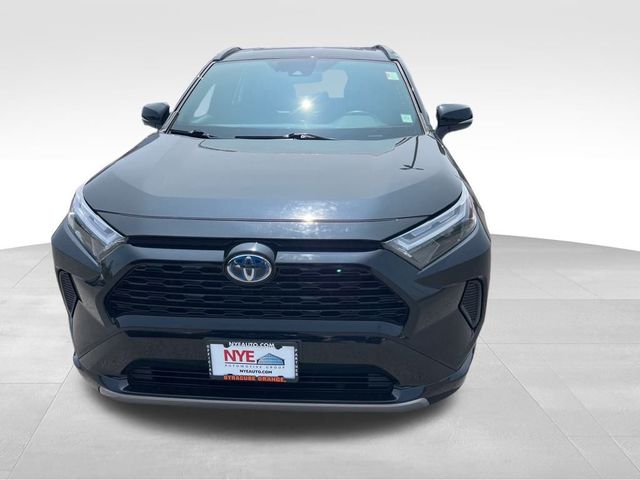 2022 Toyota RAV4 Hybrid SE
