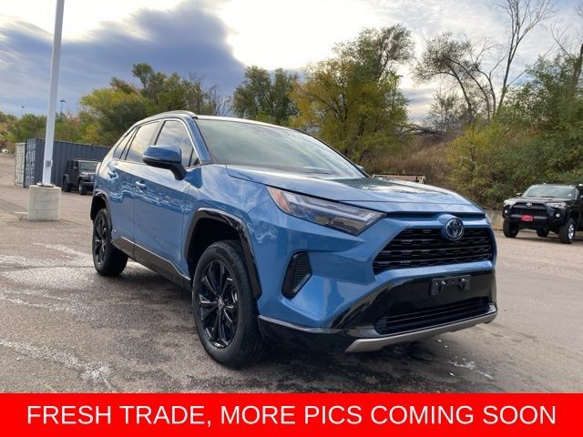 2022 Toyota RAV4 Hybrid SE