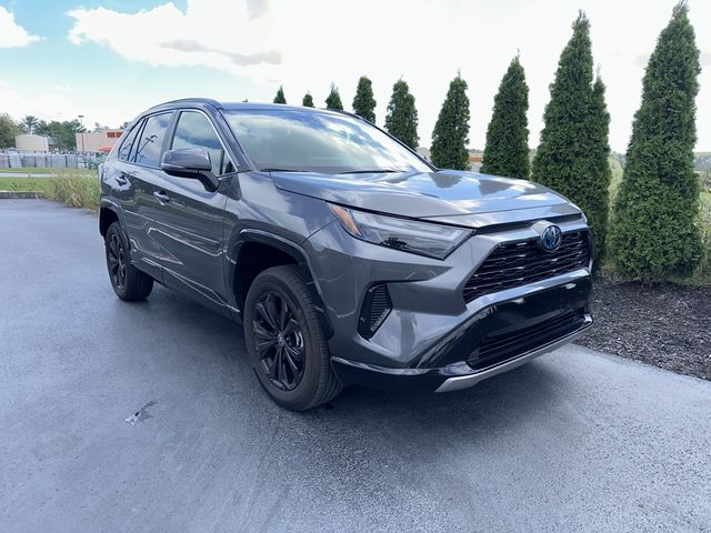 2022 Toyota RAV4 Hybrid SE